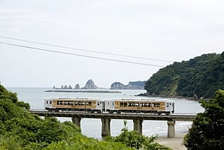 観光特急「海幸山幸」